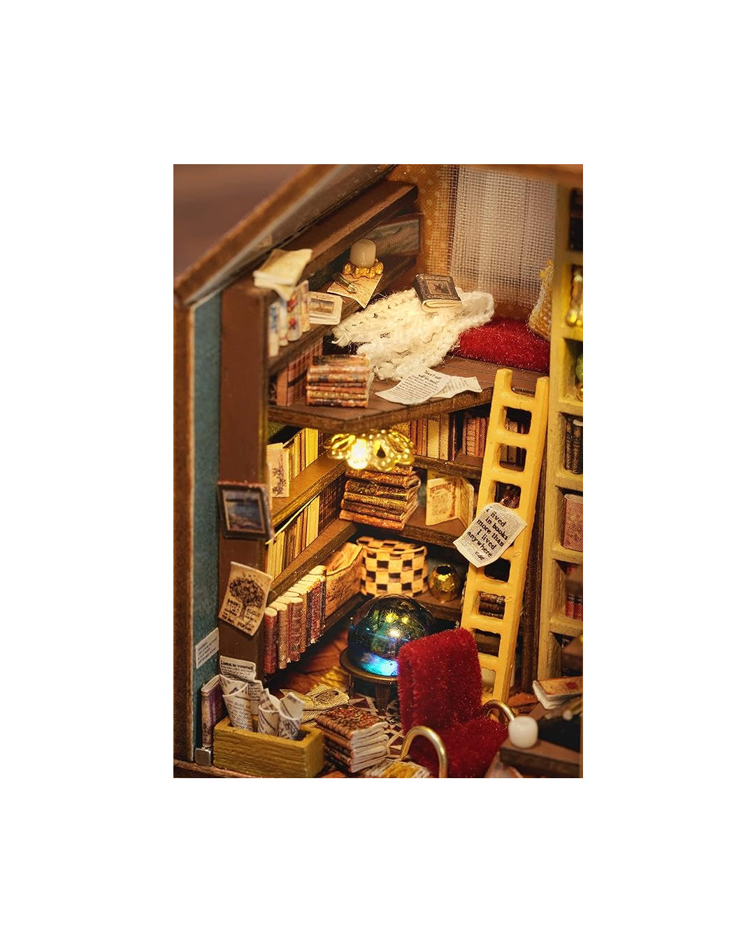Cute Bee DIY House QH-005 Gary's House – adorable casa de bricolaje con detalles encantadores, ideal para coleccionistas y amantes de las miniaturas; disponible en figuraschile.com