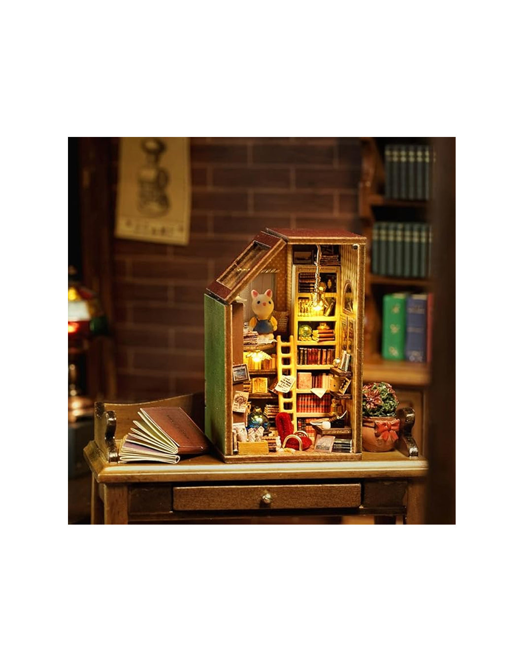 Cute Bee DIY House QH-005 Gary's House – encantadora casa de bricolaje con detalles únicos, ideal para coleccionistas y amantes de las miniaturas; disponible en figuraschile.com