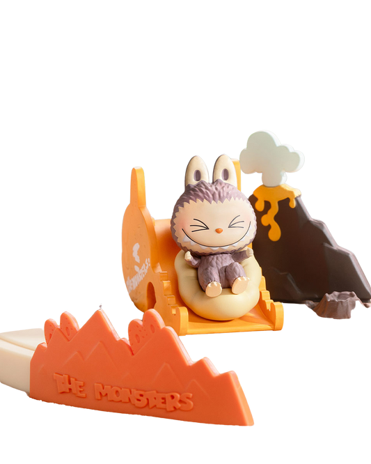 Set de la serie POP MART The Monsters Playing Game, figuras de colección con accesorios temáticos, disponible en Figuras Chile.
